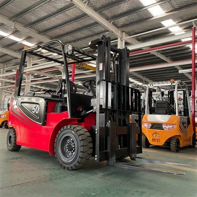 Carrello elevatore elettrico da 5 tonnellate